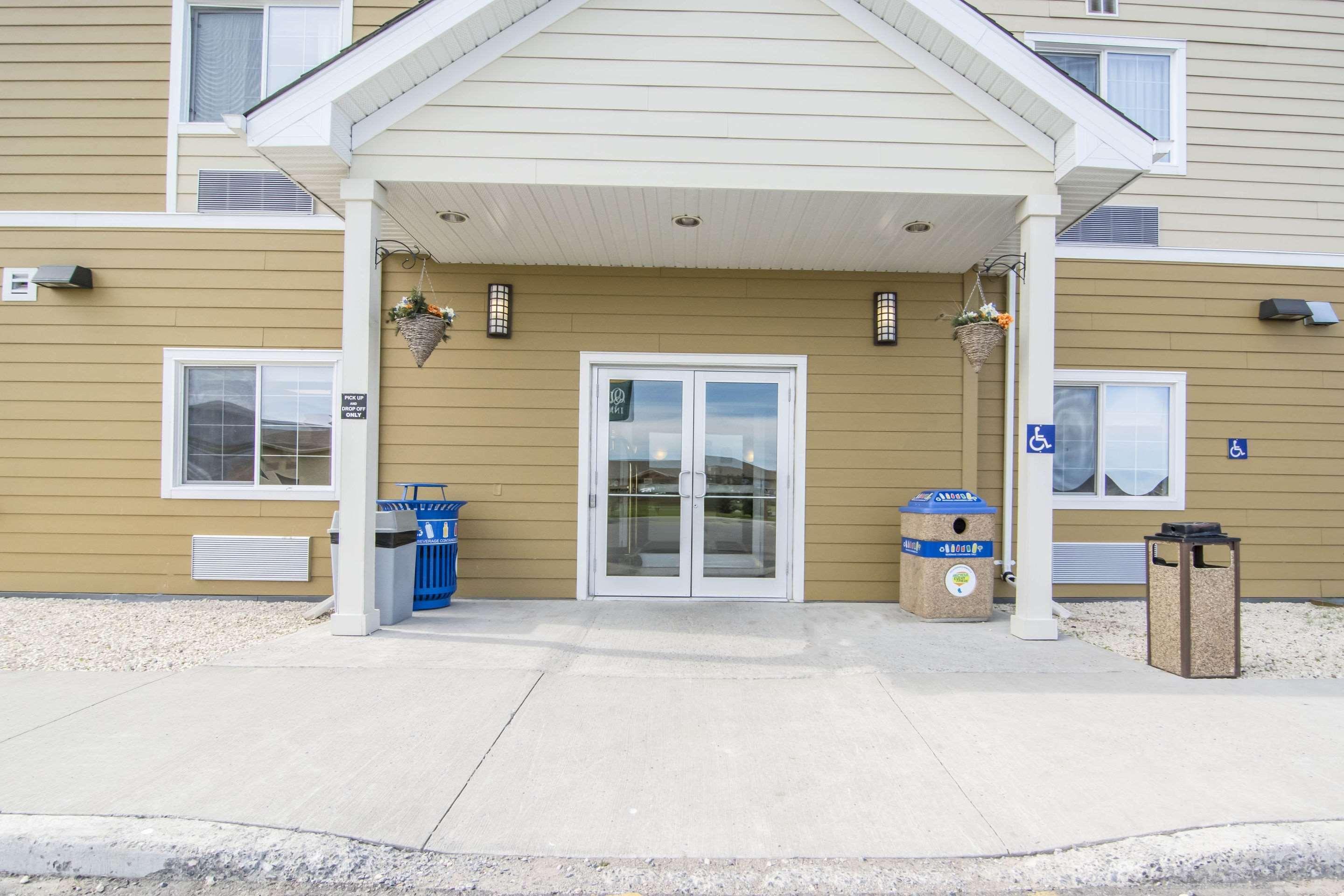 Quality Inn & Suites Thompson Exterior photo