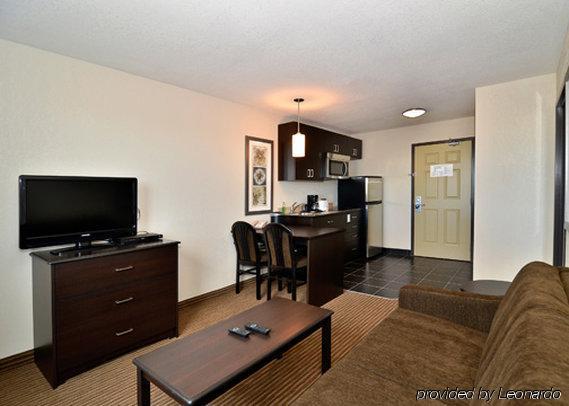 Quality Inn & Suites Thompson Room photo