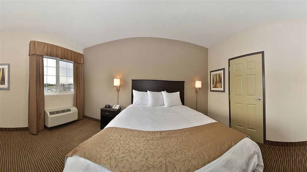 Quality Inn & Suites Thompson Exterior photo