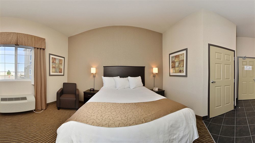 Quality Inn & Suites Thompson Exterior photo